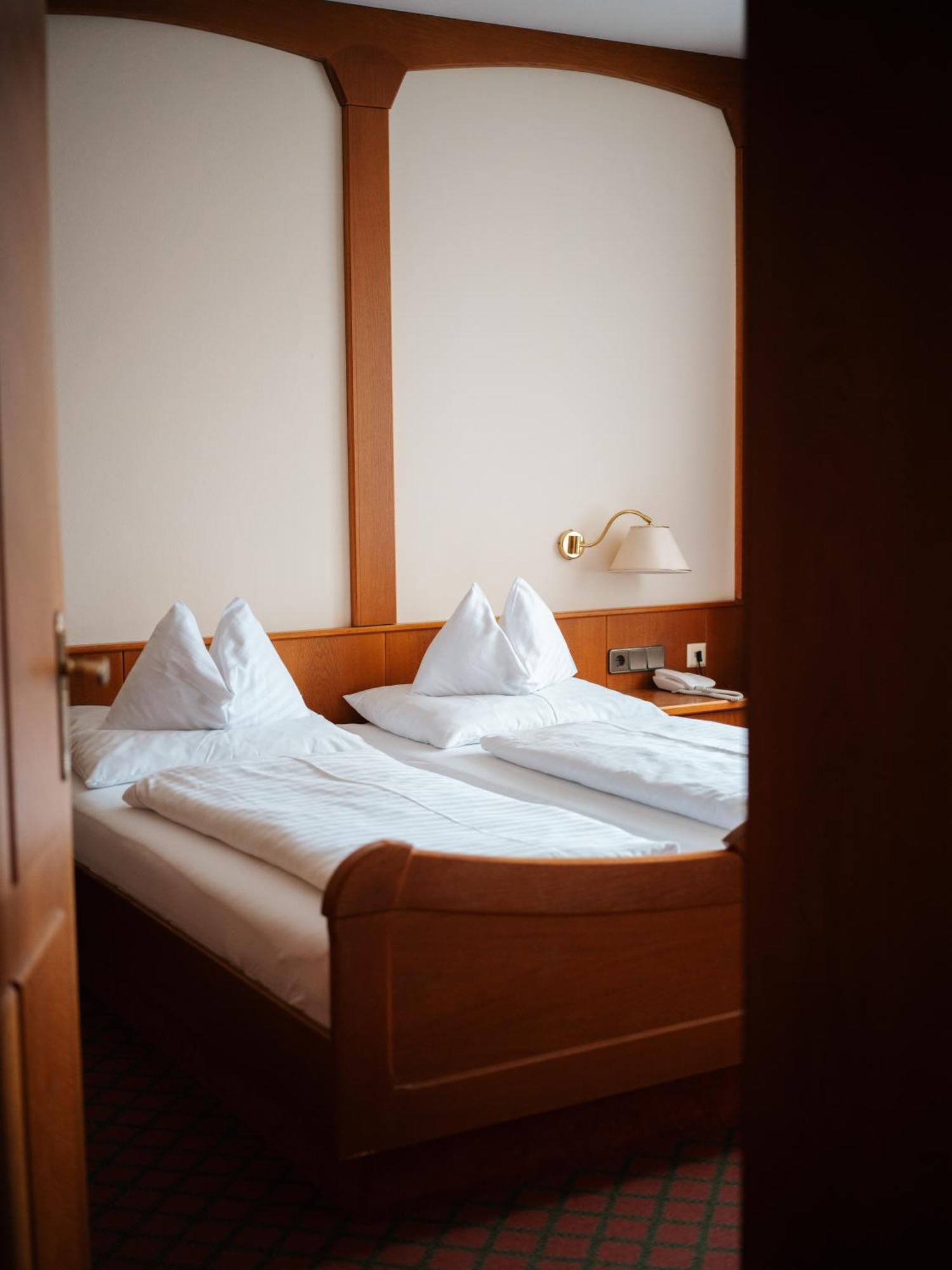 Seehotel Ressmann Дроболах ам Фаакерзее Екстериор снимка
