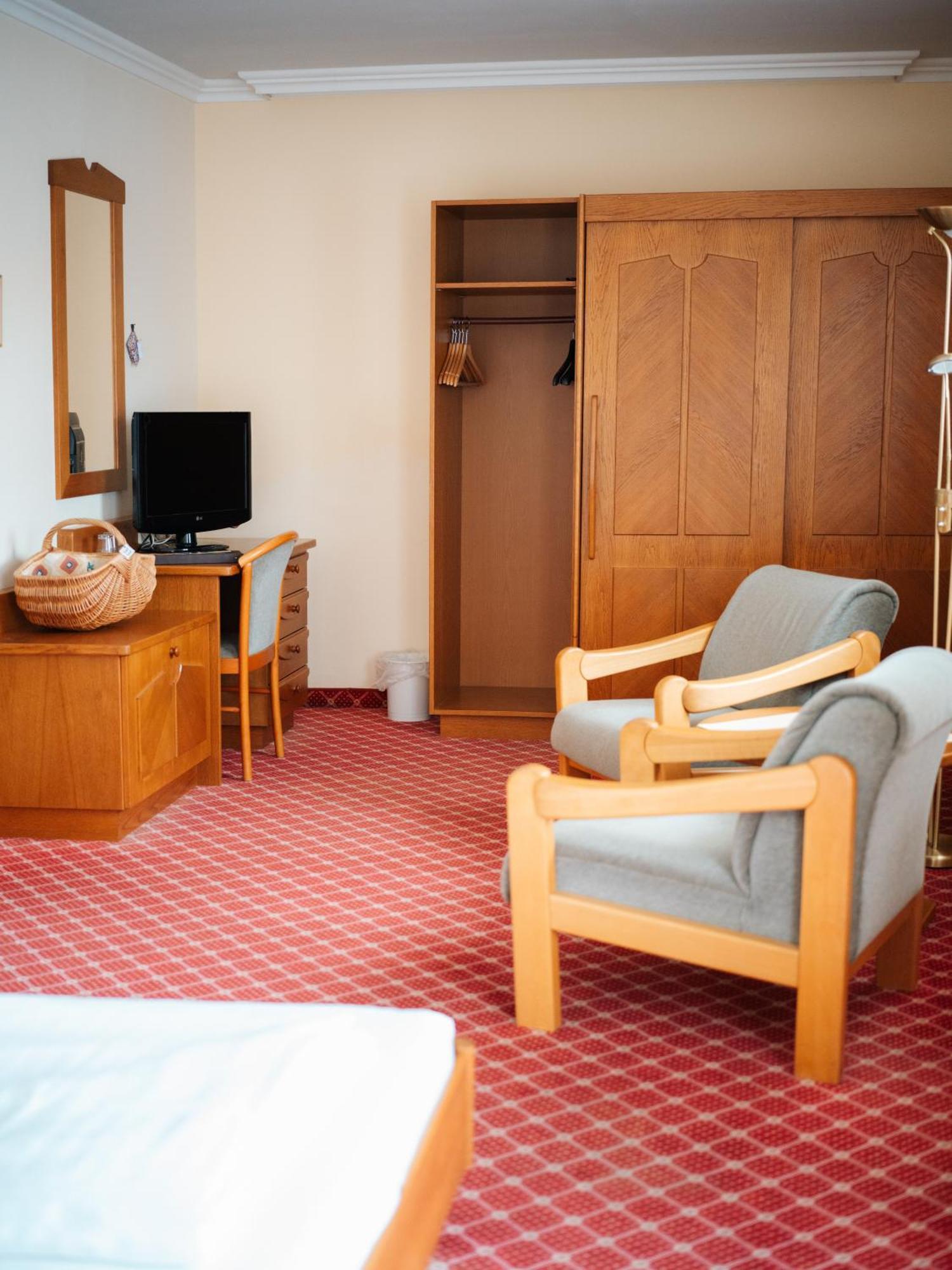 Seehotel Ressmann Дроболах ам Фаакерзее Екстериор снимка