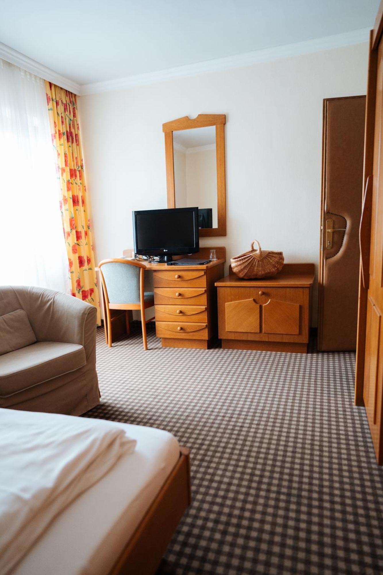 Seehotel Ressmann Дроболах ам Фаакерзее Екстериор снимка