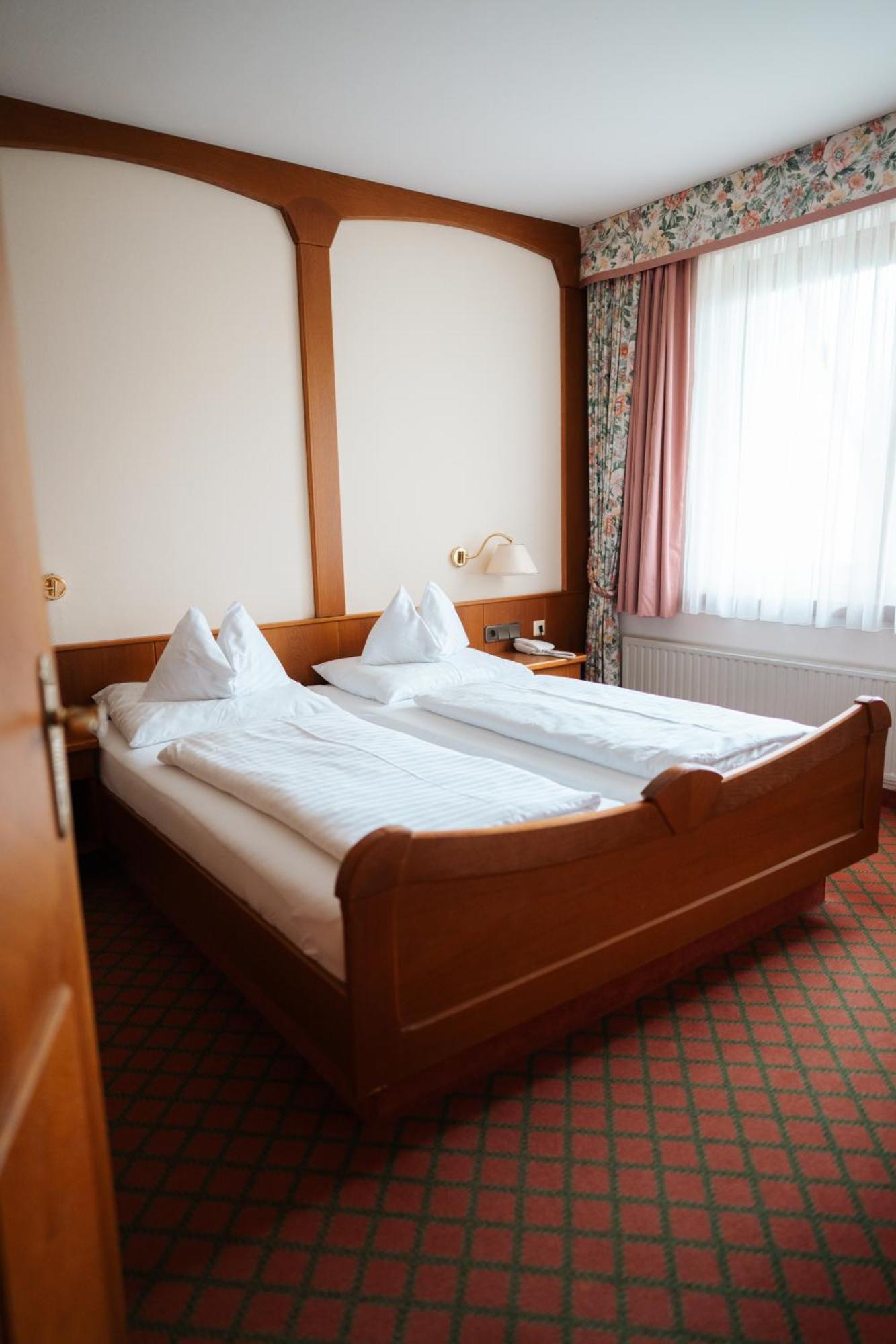 Seehotel Ressmann Дроболах ам Фаакерзее Екстериор снимка