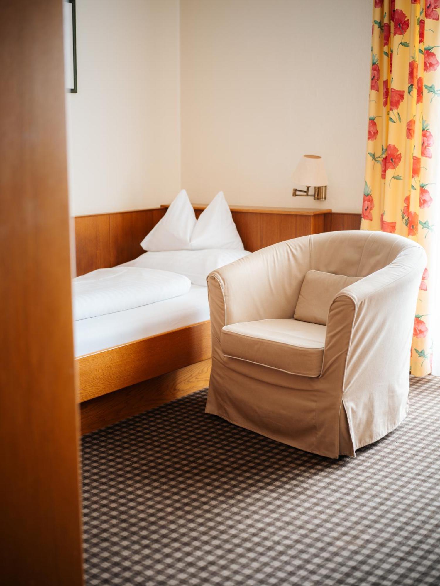 Seehotel Ressmann Дроболах ам Фаакерзее Екстериор снимка