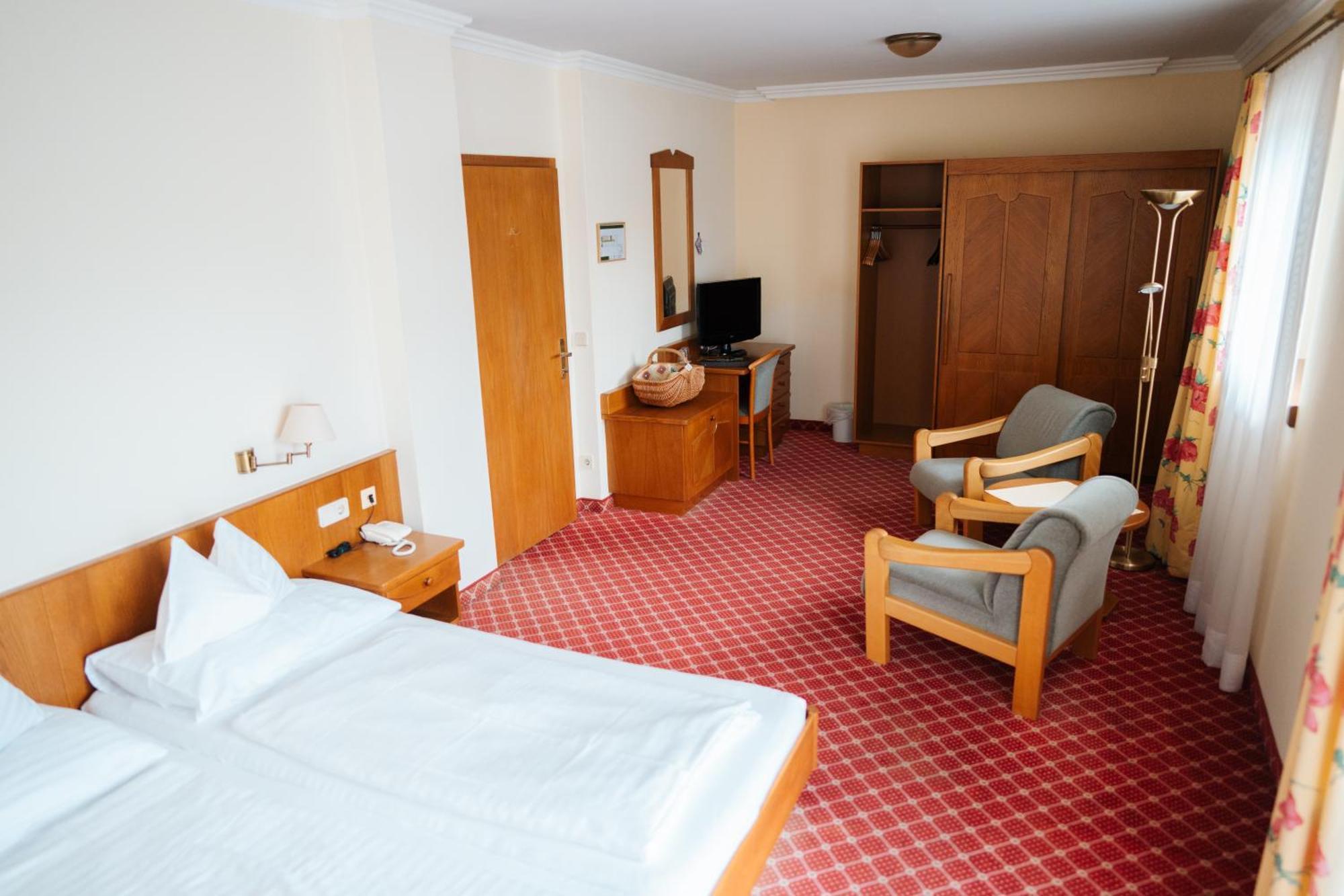 Seehotel Ressmann Дроболах ам Фаакерзее Екстериор снимка