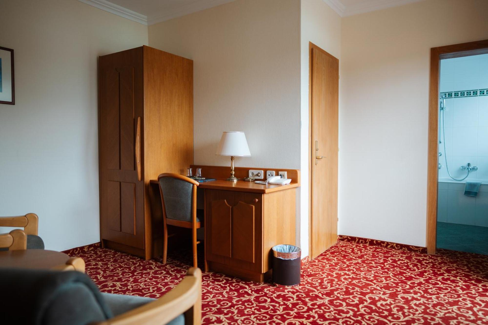 Seehotel Ressmann Дроболах ам Фаакерзее Екстериор снимка