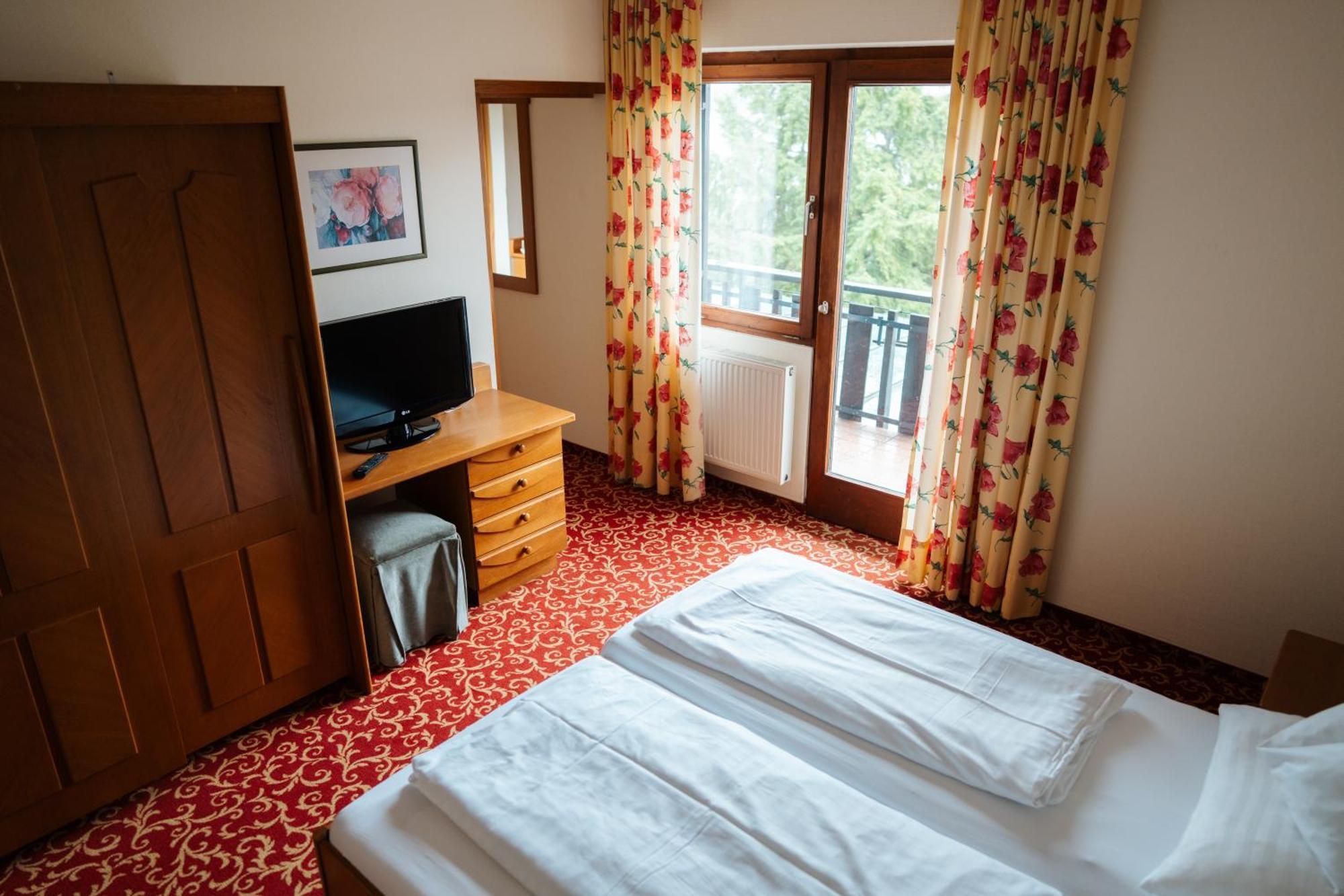 Seehotel Ressmann Дроболах ам Фаакерзее Екстериор снимка