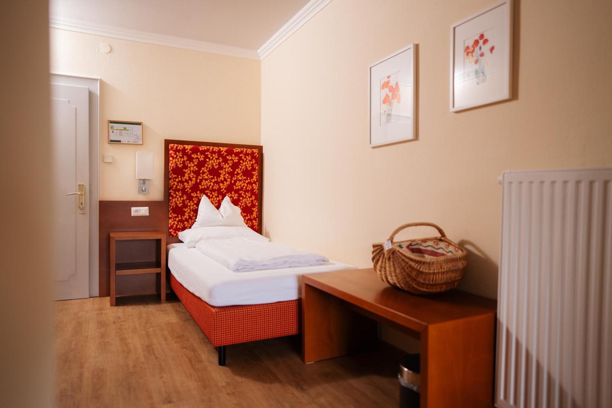 Seehotel Ressmann Дроболах ам Фаакерзее Екстериор снимка