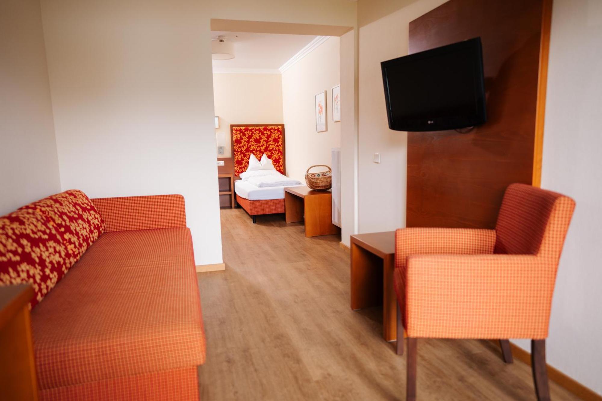 Seehotel Ressmann Дроболах ам Фаакерзее Екстериор снимка