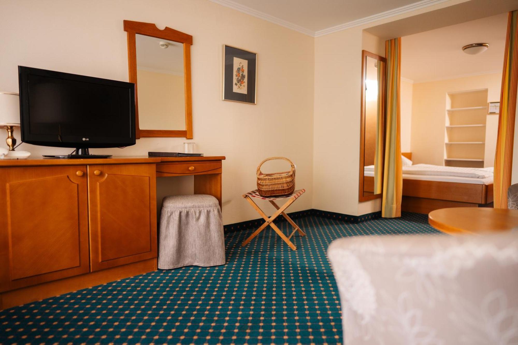Seehotel Ressmann Дроболах ам Фаакерзее Екстериор снимка